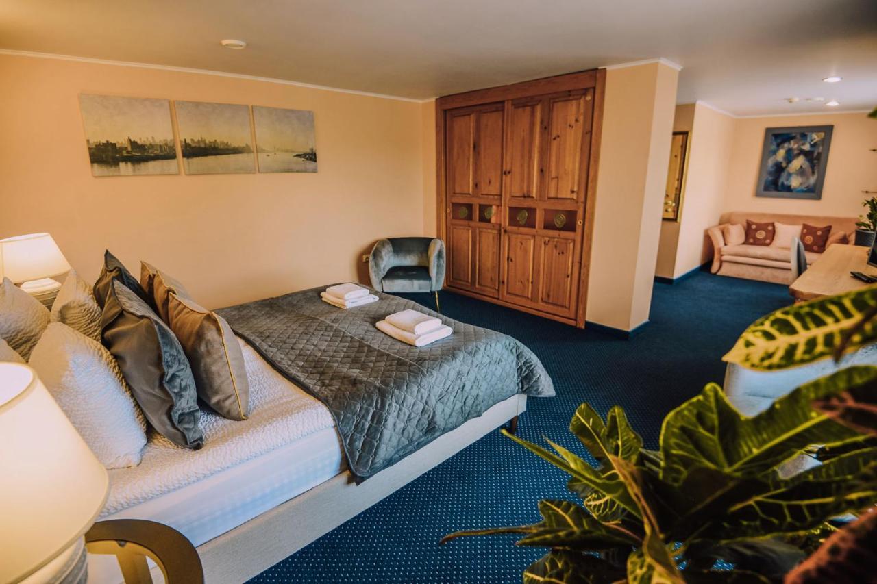 Jolanta Hotel Alūksne Екстериор снимка